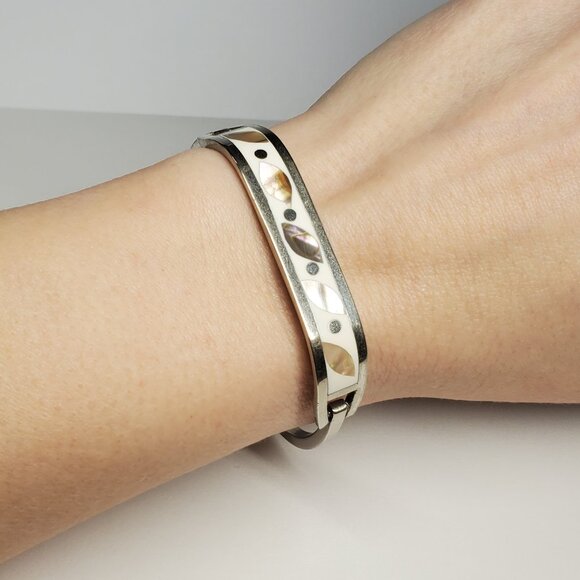 Sterling Silver Pearl Inlay Bracelet - Picture 4 of 9